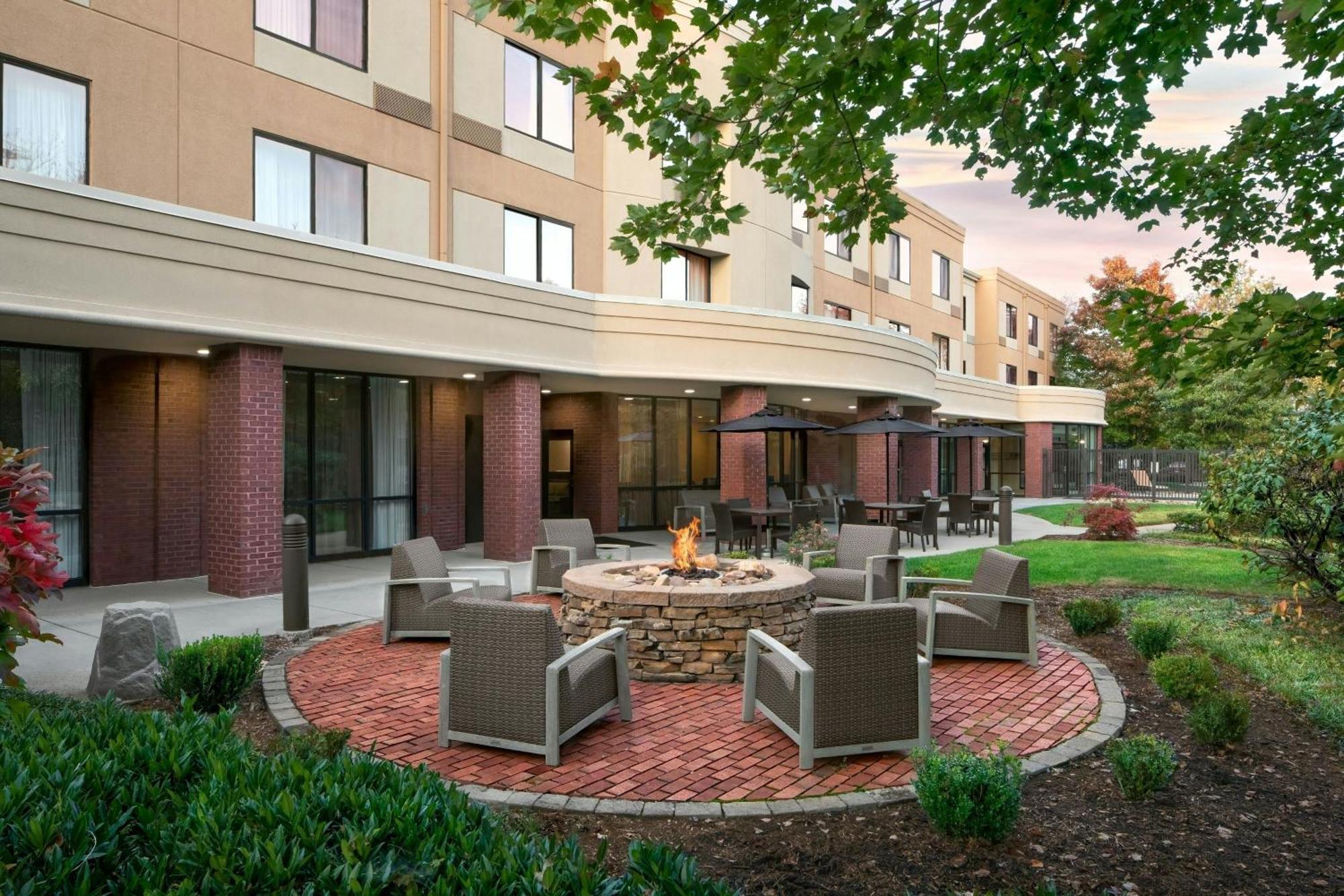 Courtyard By Marriott Knoxville Airport Алкоа Экстерьер фото